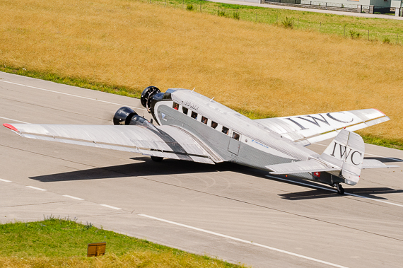 "Cleared for take-off!" Die Startgeschwindigkeit der Maschine liegt bei etwa 120 km/h.