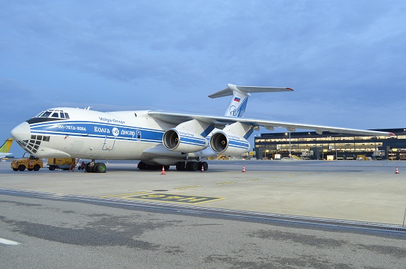 IL-76 Volga Dnepr am VIE_3 Foto MR IL-76 Volga Dnepr am VIE_3 Foto MR