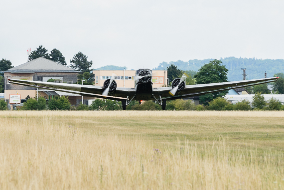 Ju-52 bei der Landung in Wels - Foto: Markus Dobrozemsky