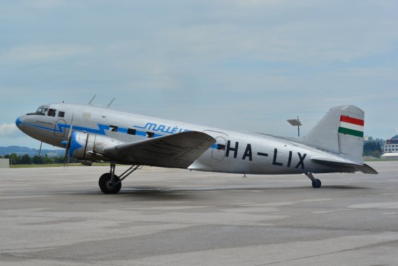 LI-2 HA-LIX rollt Foto PA Austrian Wings Media Crew LI-2 HA-LIX rollt Foto PA Austrian Wings Media Crew