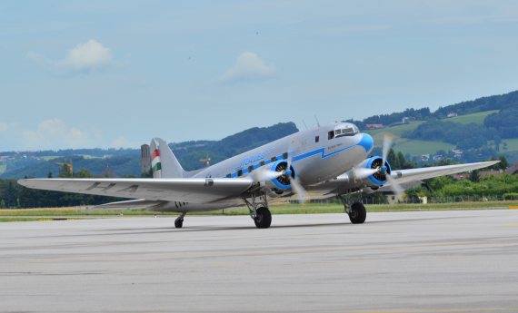 LI-2 HA-LIX rollt_1 Foto PA Austrian Wings Media Crew LI-2 HA-LIX rollt_1 Foto PA Austrian Wings Media Crew