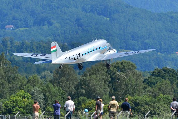 Lisuniv Li-2 Spotter Foto PA Austrian Wings Media Crew