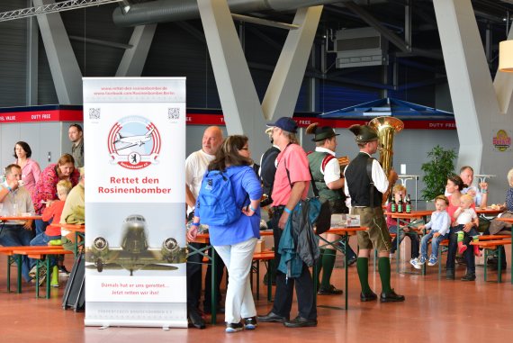 Auch der Verein "Rettet den Rosinenbomber" aus Berlin war mit einem Stand vertreten.