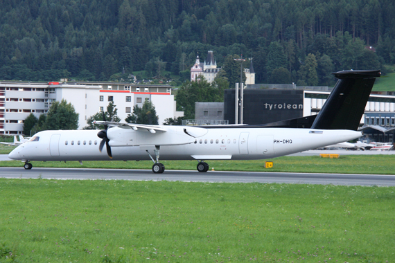 AUA Austrian Airlines Q400 OE-LGP PH-DHQ_1 Foto Martin Dichler