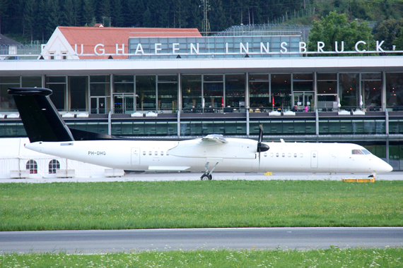 AUA Austrian Airlines Q400 OE-LGP PH-DHQ_2 Foto Martin Dichler