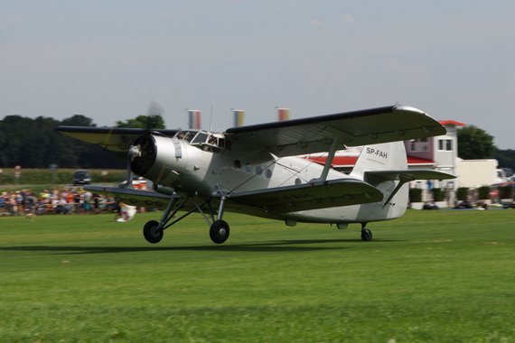 Antonov AN-2 Flugplatzfest Völtendorf SP-FAH 20140803_09_LOAD_Wildbergair