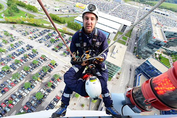 Berufsfeuerwehr Wien Tower Flughafen Wien Höhenrettung Übung Foto PA Austrian Wings Media Crew_11