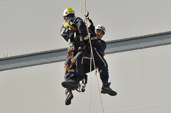 Berufsfeuerwehr Wien Tower Flughafen Wien Höhenrettung Übung Foto PA Austrian Wings Media Crew_20