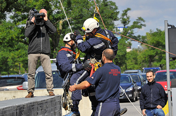 Berufsfeuerwehr Wien Tower Flughafen Wien Höhenrettung Übung Foto PA Austrian Wings Media Crew_21