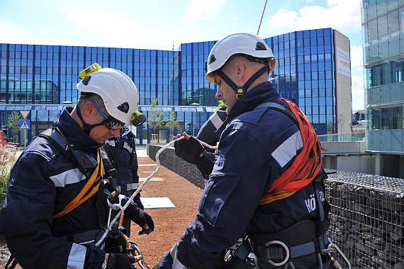 Berufsfeuerwehr Wien Tower Flughafen Wien Höhenrettung Übung Foto PA Austrian Wings Media Crew_22