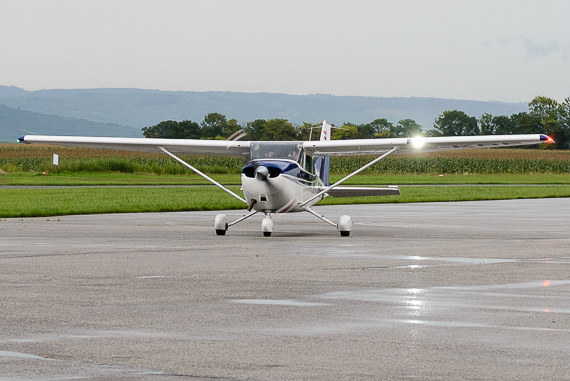 Cessna 172 OE-KRE Flugplatz Krems Gneixendorf_1 Foto Markus Dobrozemsky