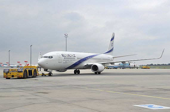 El Al Israel Airlines Boeing 737-900 4X-EHE beim Pushback_1 Foto PA Austrian Wings Media Crew