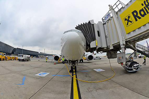 El Al Israel Airlines Boeing 737-900 4X-EHE_6 Foto PA Austrian Wings Media Crew