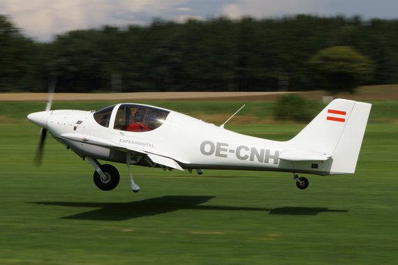 Flugplatzfest Völtendorf OE-CNH 20140803_21_LOAD_Wildbergair