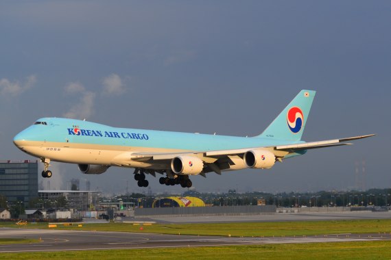 Korean Air Boeing 747-8F ERstlandung Wien HL7624_1 Foto PA Austrian Wings Media Crew