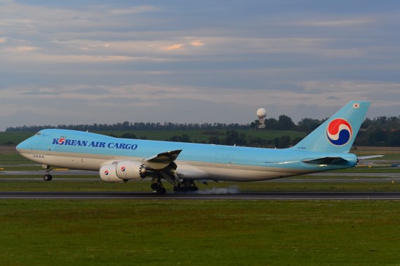 Korean Air Boeing 747-8F ERstlandung Wien HL7624_5 Foto PA Austrian Wings Media Crew