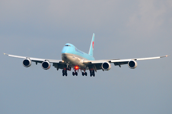 Korean Air Cargo Boeing 747-8F - HL7624 Erstlandung Wien - Foto Austrian Wings Media Crew