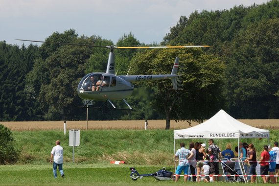 Robinson R-44 Flugplatzfest Völtendorf Rundflüge 20140803_50_LOAD_Wildbergair