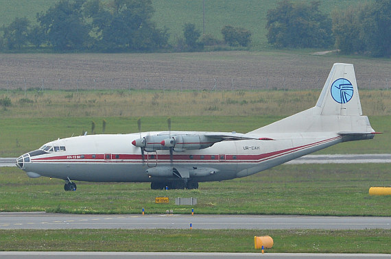 Ukraine Air Alliance Antonov AN-12 UR-CAH_1 Foto PA Austrian Wings Media Crew