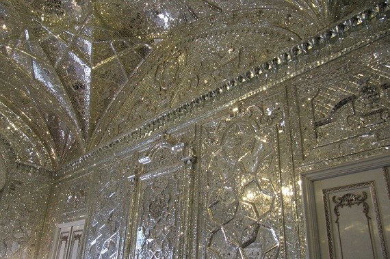 Der Spiegelsaal im „Grünen Palast“. Der Spiegelsaal im „Grünen Palast“.