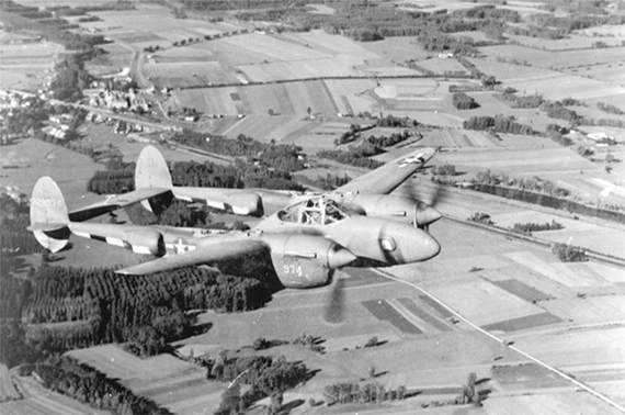 Die F-5, die Fotoaufklärer-Version der berühmten P-38 Lightning