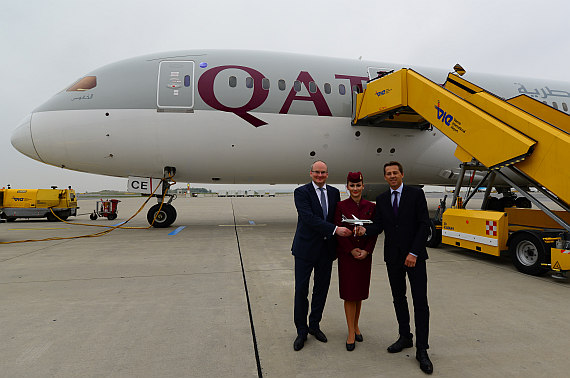 Qatar Airways Boeing 787 Dreamliner A7-BCE Julian Jäger Flugbegleiterin Günter Saurwein Foto PA Austrian Wings Media Crew