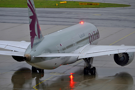 Pushback zum Abflug nach Doha - Foto: David Pauritsch