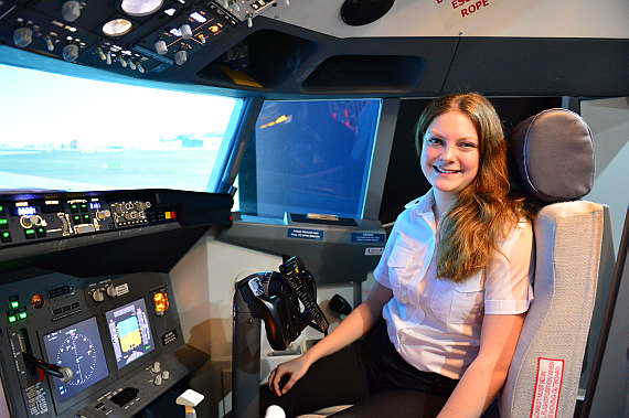 Mittlerweile gehören auch Damen wie Christine Braunhuber zur Instruktor-Crew von Viennaflight.