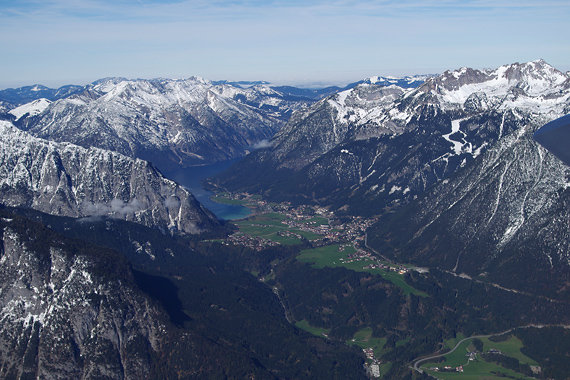 Blick zum Achensee. Blick zum Achensee.