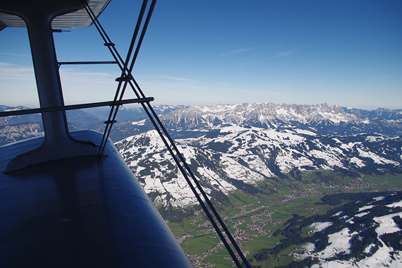 Über Brixen im Thale mit Blick zum Wilden Kaiser. Über Brixen im Thale mit Blick zum Wilden Kaiser.