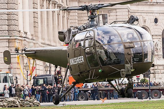 Bundesheer Alouette III Start Heldenplatz 2014 Foto Markus Dobrozemsky