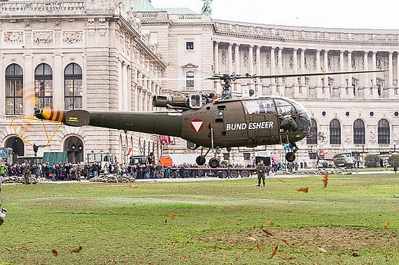 Bundesheer Alouette III Start_1 Heldenplatz 2014 Foto Markus Dobrozemsky