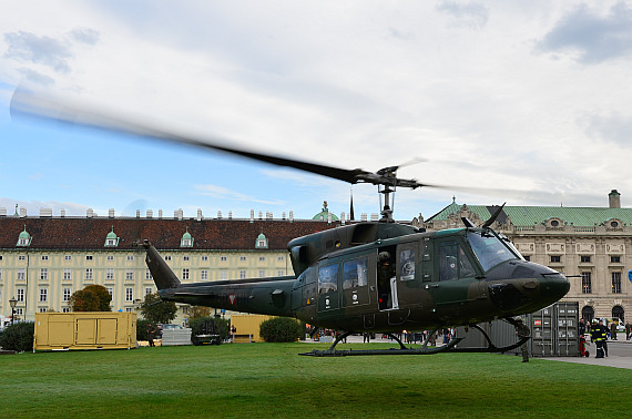 Bundesheer Hubschrauber Anflug Heldenplatz 2014_14 AB212 Foto PHuber
