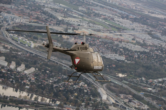 Bundesheer Nationalfeiertag 2014 OH-58 Kiowa Heldenplatz Peter Hollos - PH5_6037