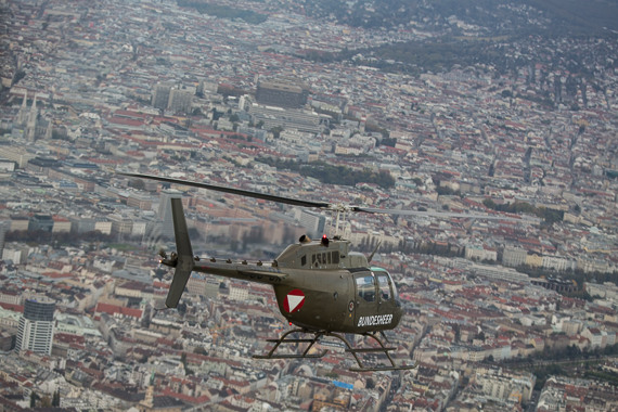Bundesheer Nationalfeiertag 2014 OH-58 Kiowa Heldenplatz Peter Hollos - PH5_6040
