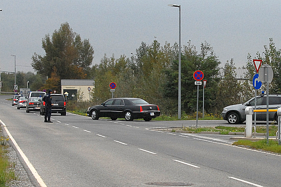 John Kerry auf dem Weg vom VIP-Terminal in die Bundeshauptstadt - Foto: Austrian Wings Media Crew