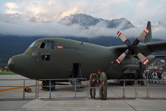 C-130 des Bundesheeres von außen ...