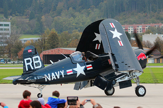 F4U Corsair mit angeklappten Tragflächen - Foto: Christian Schöpf F4U Corsair mit angeklappten Tragflächen - Foto: Christian Schöpf