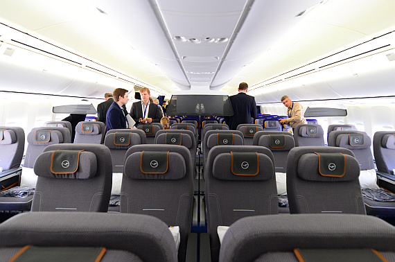 An Bord der 747-8I gibt es insgesamt 32 Premium Economy Plätze. An Bord der 747-8I gibt es insgesamt 32 Premium Economy Plätze.