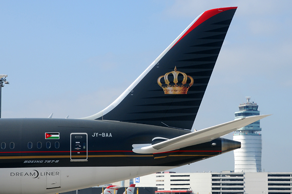 Boeing 787 RJA 787 tower - Foto Austrian Wings Media Crew Boeing 787 RJA 787 tower - Foto Austrian Wings Media Crew
