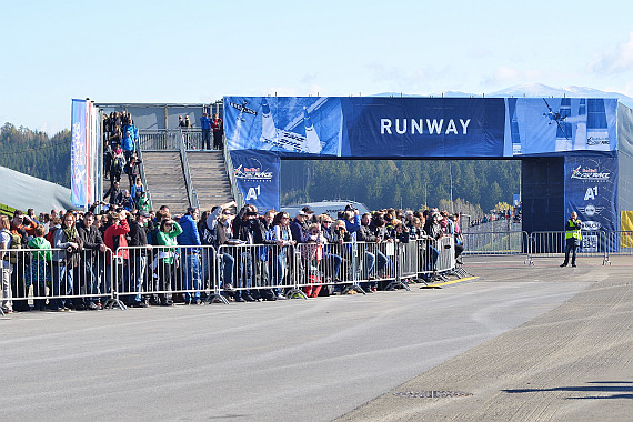 Red Bull Air RAce Spielberg 2014 Foto Markus Dobrozemsky Besucher