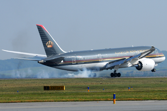 Royal Jordanian Boeing 787 Dreamliner Touchdown Wien - Foto Austrian Wings Media Crew