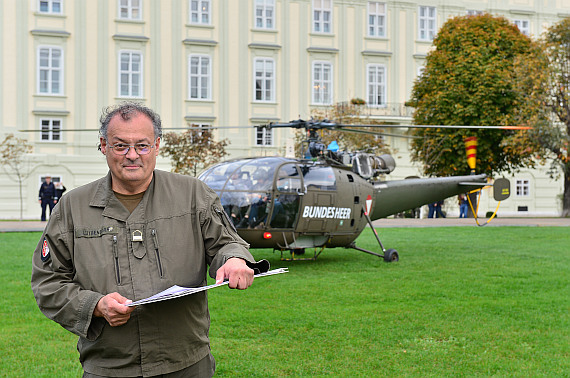 Vizeleutnant P. Lütgendorf hatte als Platzkommandant alles im Griff.