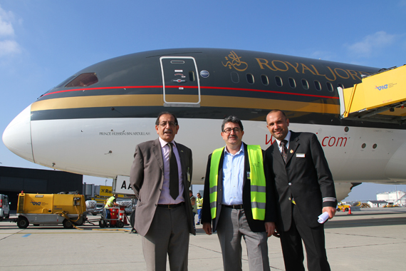 RJ-Countrymanager Osama Quntar begrüßte den Dreamliner und seine Besatzung persönlich. RJ-Countrymanager Osama Quntar begrüßte den Dreamliner und seine Besatzung persönlich.