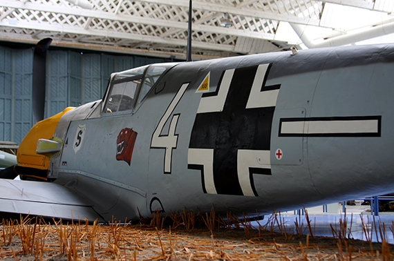 Das Ende so mancher BF-109 1940 über England-notgelandet in einem Feld (Foto: PW) Das Ende so mancher BF-109 1940 über England-notgelandet in einem Feld (Foto: PW)