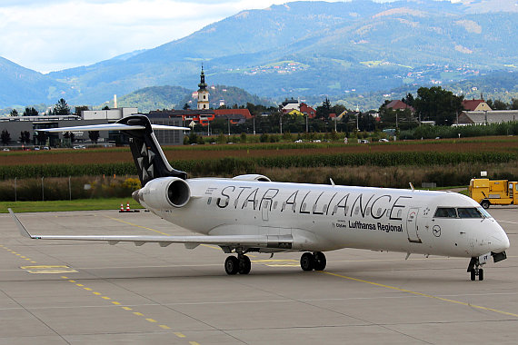 CRJ-700 der Lufthansa Cityline in Graz, Symbolbild - Foto:  Christof Rainer