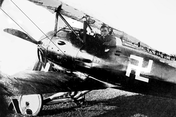 Fritz Beckhardt in seiner Maschine - Foto: Archiv Lorenz Beckhardt Fritz Beckhardt in seiner Maschine - Foto: Archiv Lorenz Beckhardt
