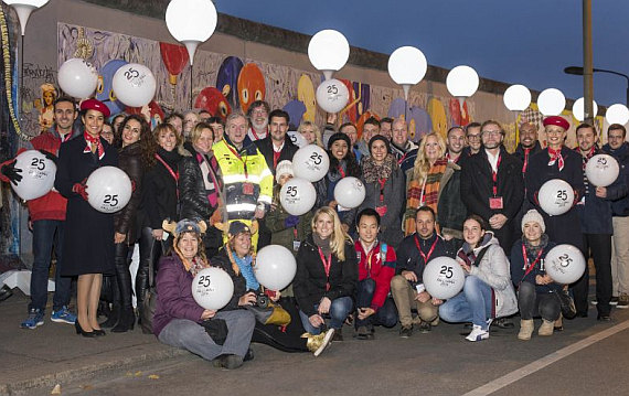 Lichtgrenze 25 Jahre Mauerfall Foto Air Berlin_1