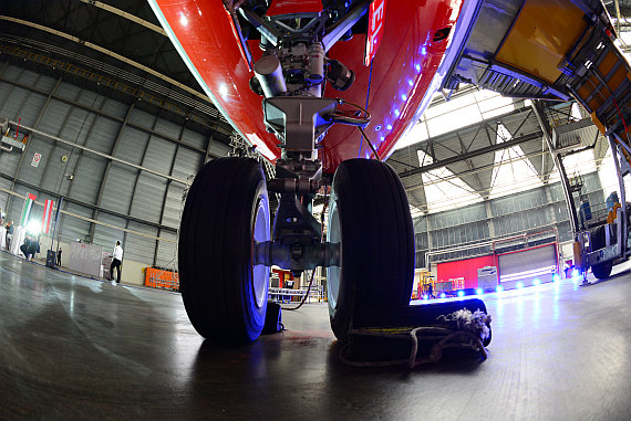 Niki Etihad Abu Dhabi Business Class Event Foto PA Austrian Wings Media Crew OE-LEL Bugfahrwerk Fisheye