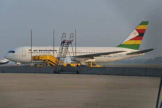 Teil 2 Air Zimbabwe Boeing 767-200ER Z-WPF Foto PA Austrian Wings Media Crew_2